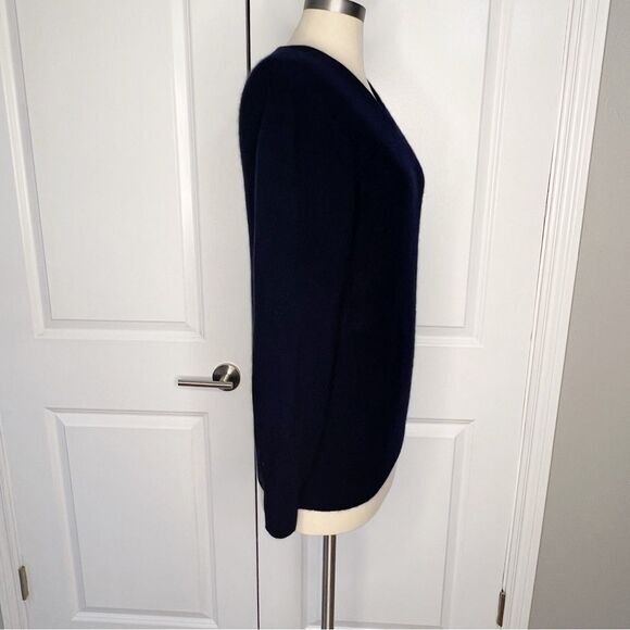 Naadam Fancy Cashmere V-Neck Sweater Size Medium Navy Blue - Picture 6 of 10